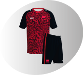 photo d'un tee-shirt et d'un short rouge et noir, floqués Sprint Communication, pour illustrer le catalogue sport