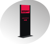 photo d'un totem noir à l'effigie de Sprint Communication